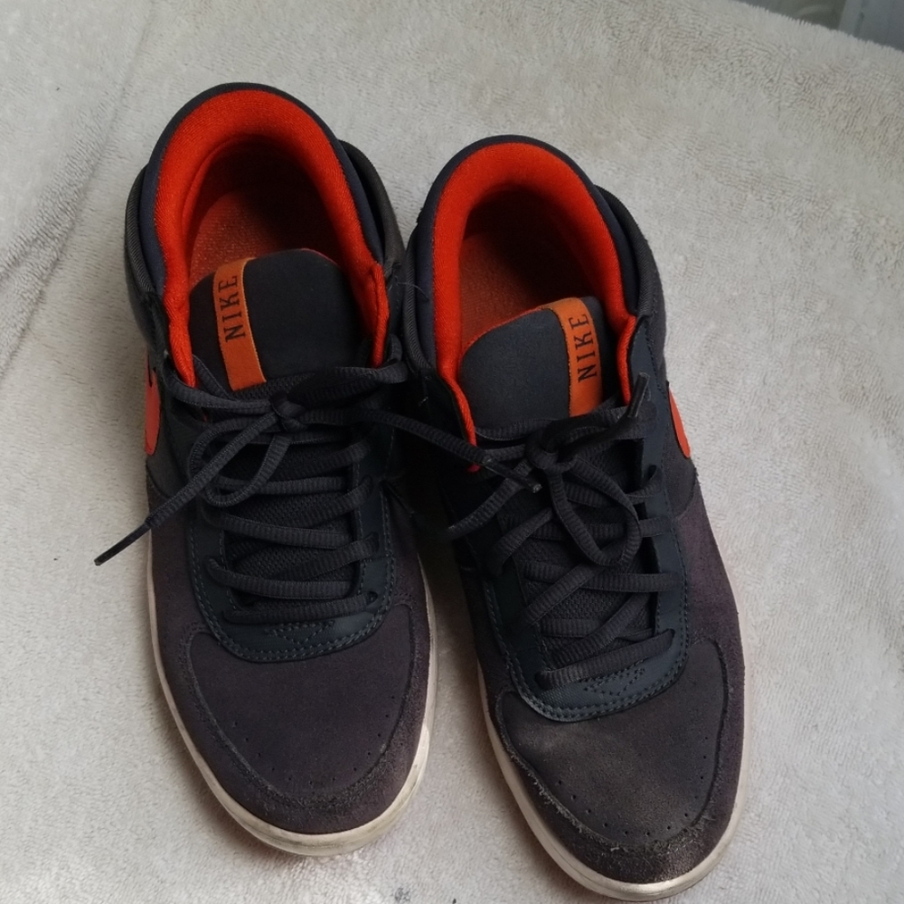 Nike shoes size 6.5